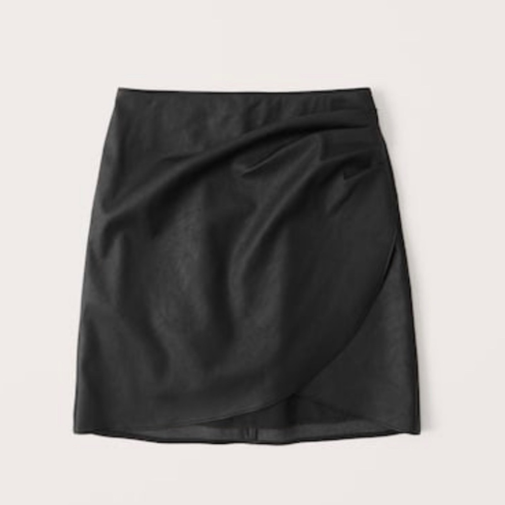 Abercrombie Vegan Leather Ruched Mini Skirt